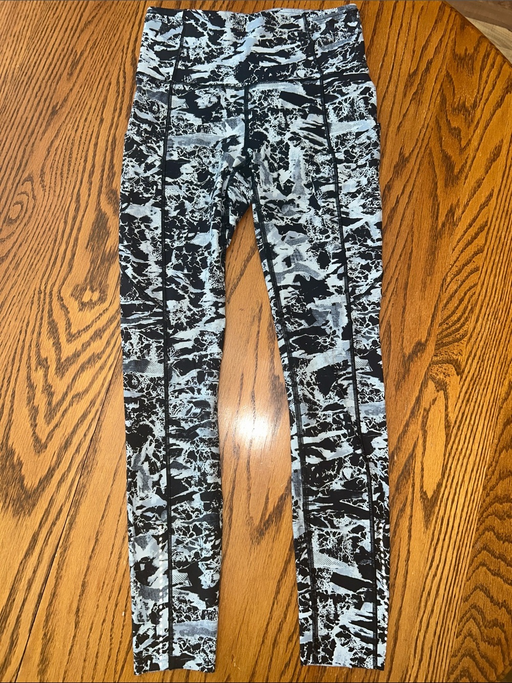 Lululemon Fast & Free Nulux Tights / Leggings - size 4